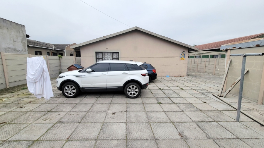 3 Bedroom Property for Sale in Mandalay Western Cape